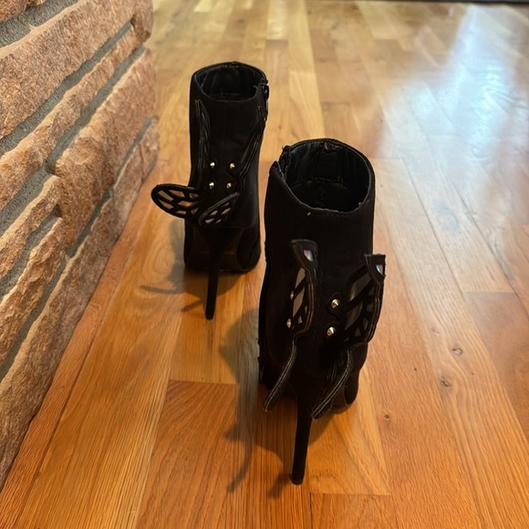 Butterfly Heels - Picture 2 of 6